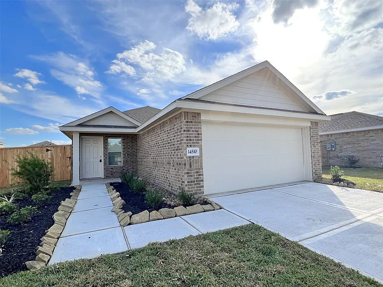 14510 Woodcott Warren Way — Photo 23