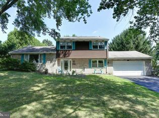 1004 Coppercreek Dr, Mechanicsburg, PA 17050