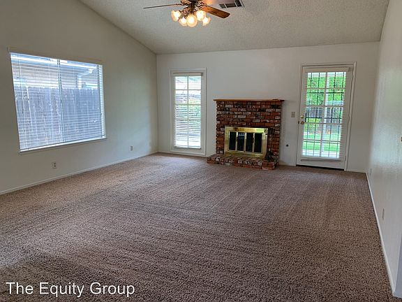 2nd image of 1034 N Oakwood Ct