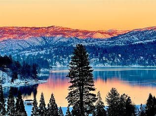 27550 N Bay Rd, Lake Arrowhead, CA 92352