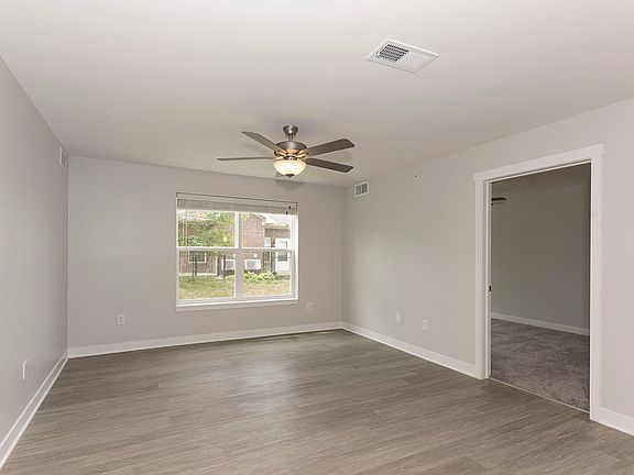 3rd image of 527 Miller Ln #201