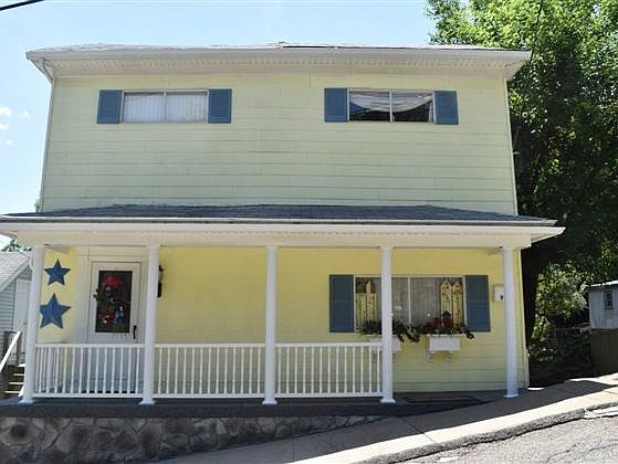 2nd image of 932 34th St