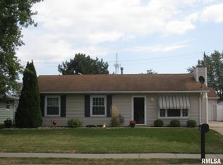 2413 10th St, Silvis, IL 61282