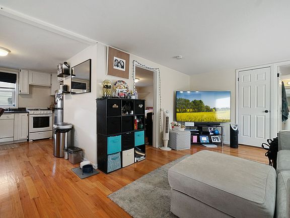 3rd image of 46 Humbert St #1