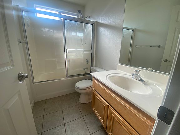 5th image of 16365 Appletree Ln