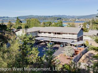 1930 Maple St APT 4, North Bend, OR 97459