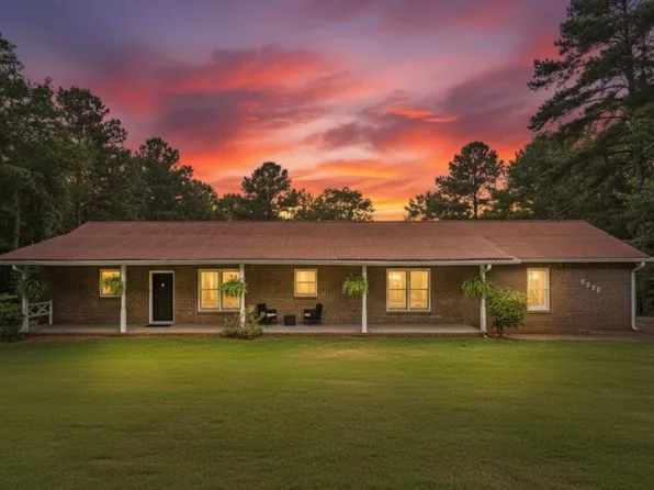 6372 Valley Dale Dr, Riverdale, GA 30274