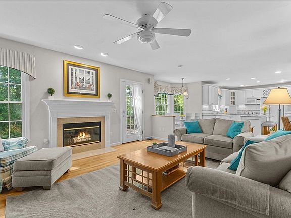 3rd image of 7 Whitney Cir