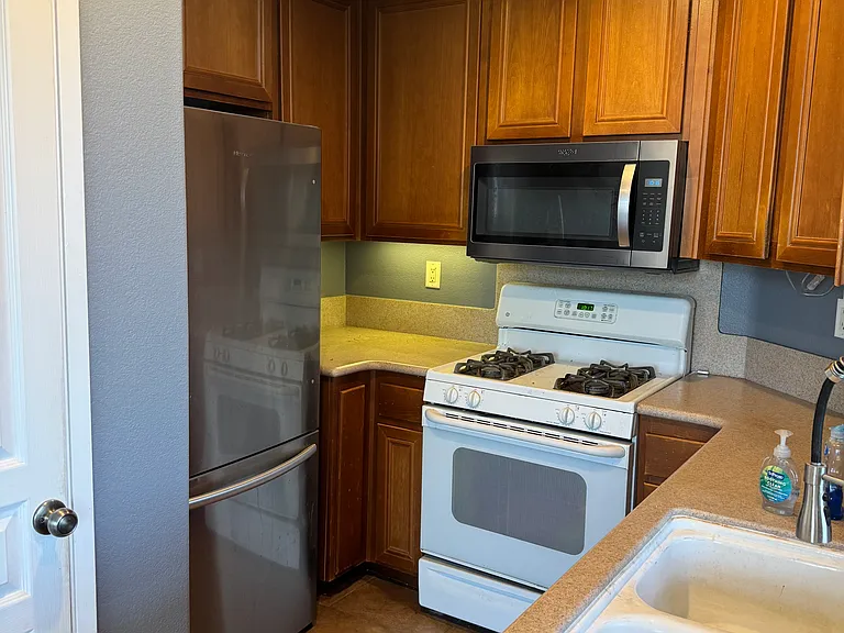 400 Almond Rd — Photo 20