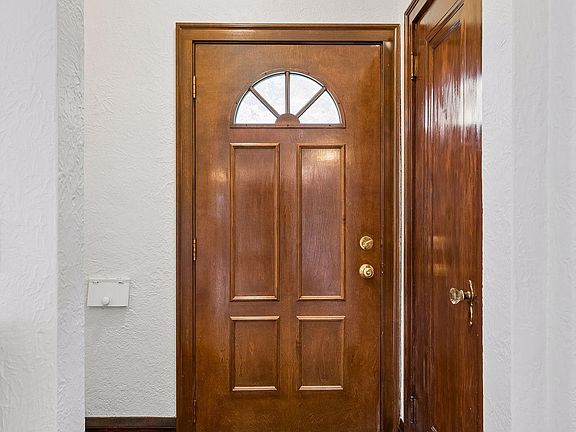 3rd image of 5010 29th Ave S