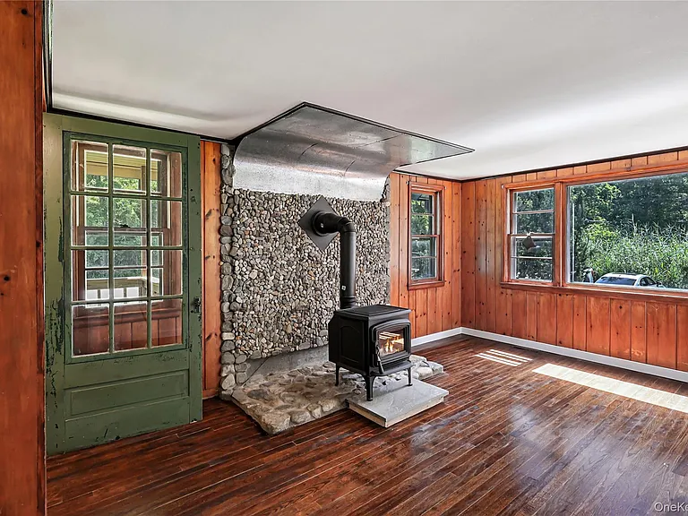 222 Bog Hollow Rd — Photo 12