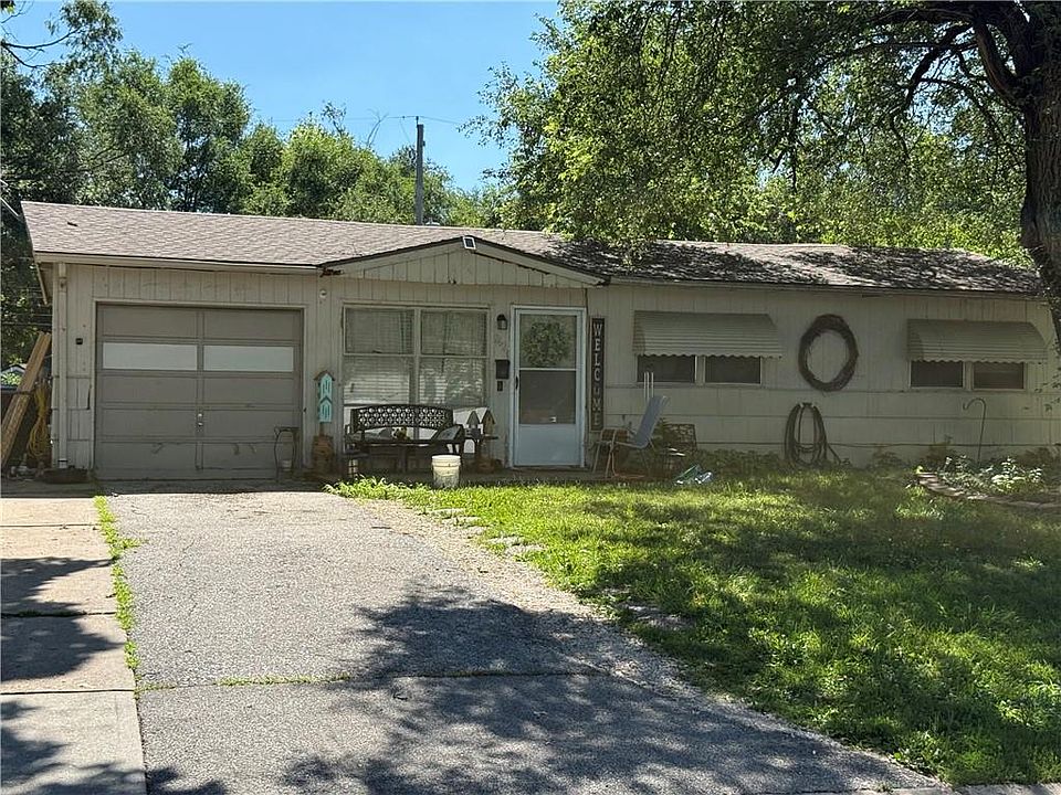 1st image of 2621 S 51st Ter
