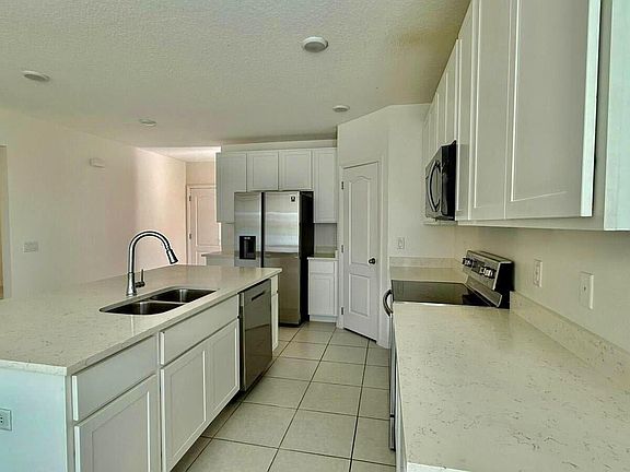 4th image of 2224 Canyon Breeze Ave
