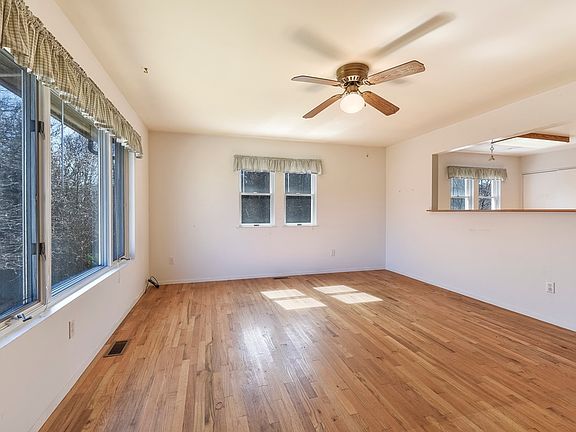 3rd image of 44 Kirk Ave