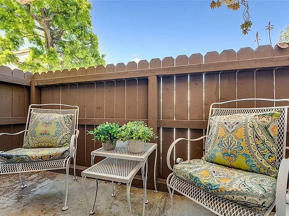 17900 Sherman Way (10)_01182026