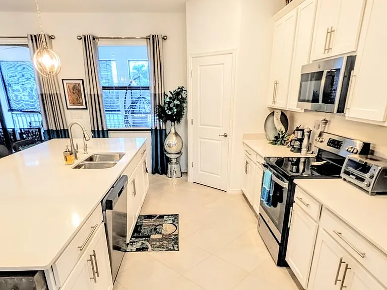 5639 N Honore Ave #222 — Photo 12