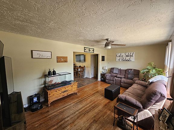 4th image of 1216 Logan St