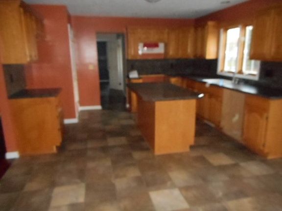 5th image of 61 Deertrack Ln