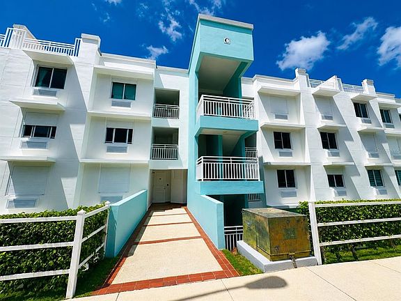 2nd image of Caracoles Building Cond Hillside Vlg