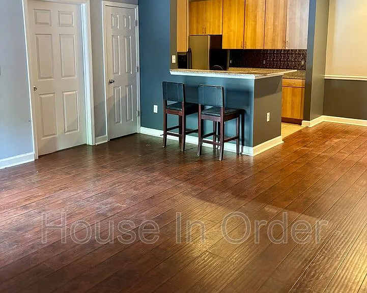 1000 Olde Eastwood Village Blvd #107 — Photo 5