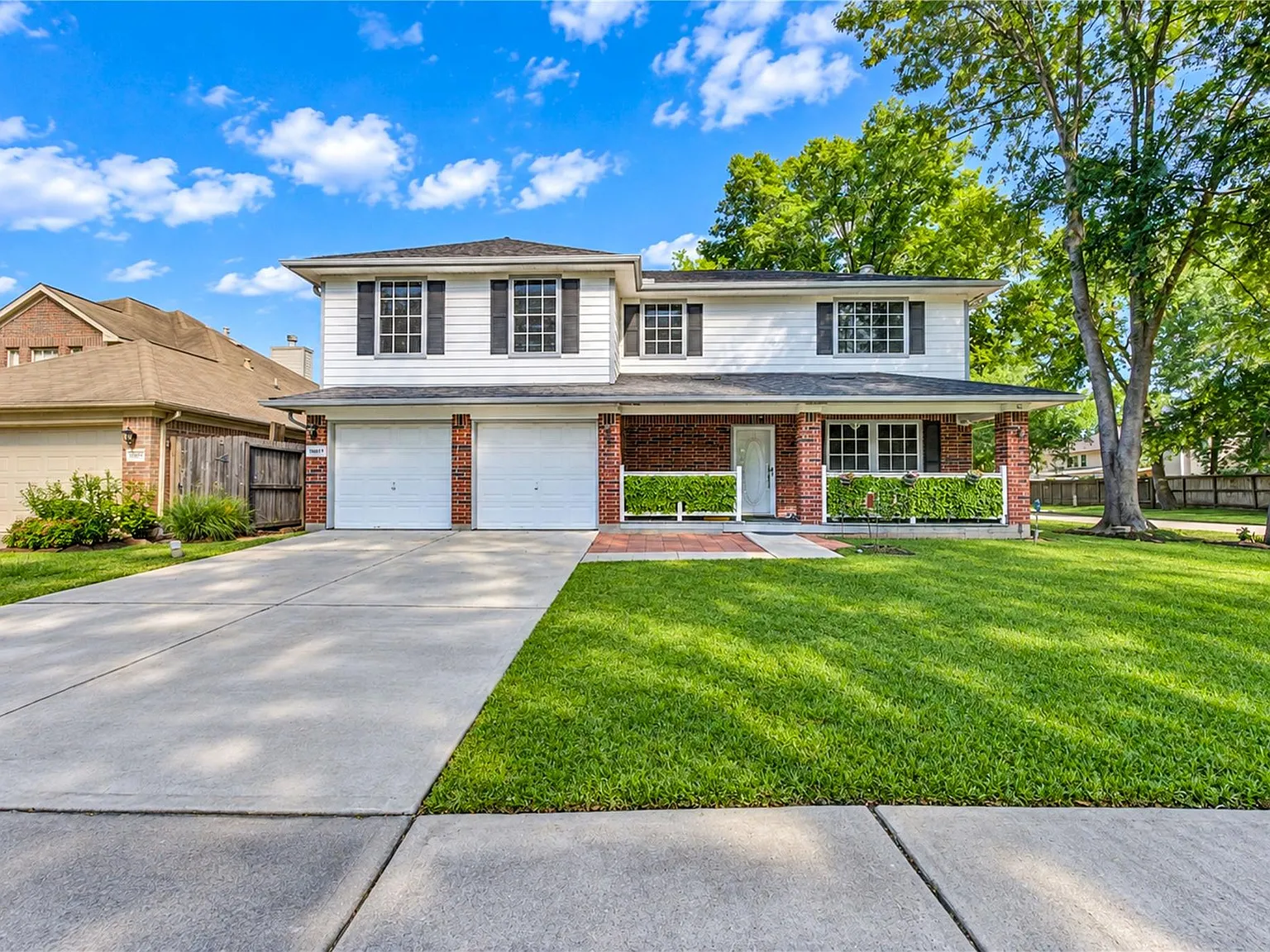 4 bed, 2.5 bath, 2347 sqft, $2,595 — Photo 2