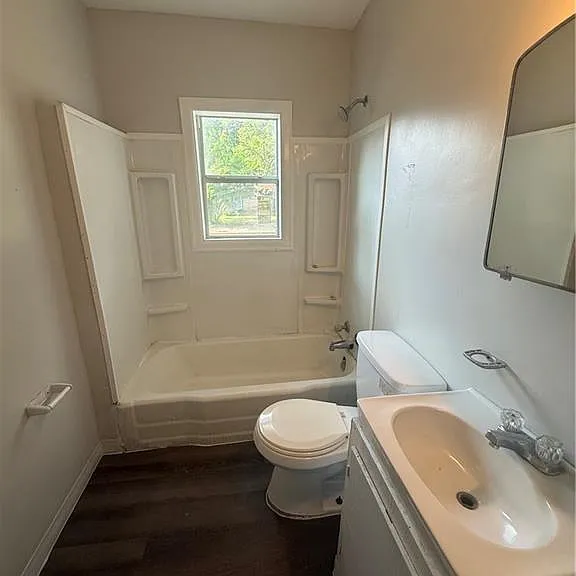 423 Devon St — Photo 7