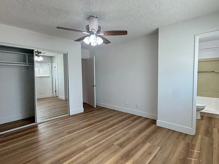 20317 Saticoy St — Photo 43