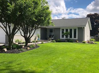 135 Partridge Ln, Perrysburg, OH 43551