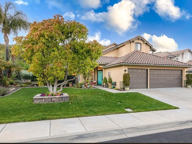 762 Pebble Beach Dr — Photo 2