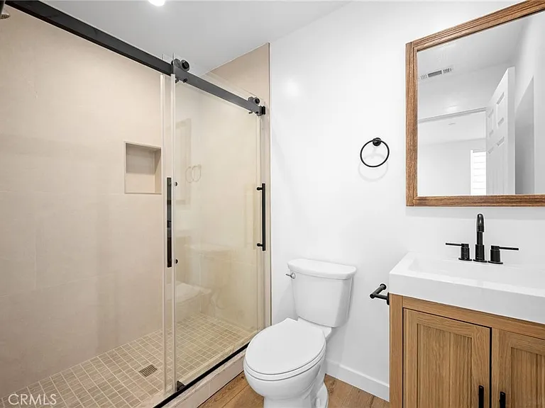 11047 Yarmouth Ave — Photo 18