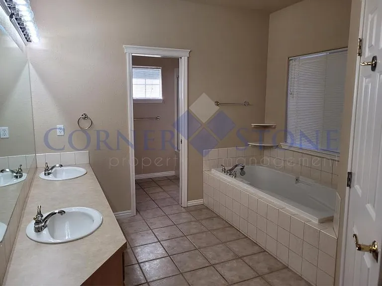 4042 W Harbor Point Dr — Photo 10