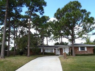 10843 Magnolia St, Palm Beach Gardens, FL 33418