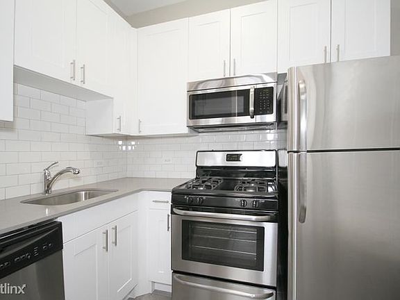 2nd image of 3442 N Elaine Pl #Unt1rd