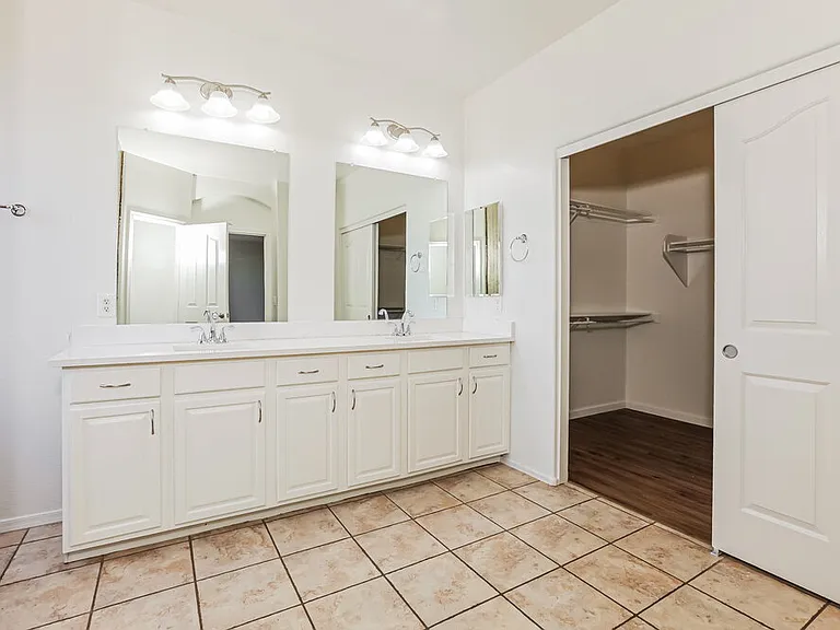 4091 E Carriage Way — Photo 13