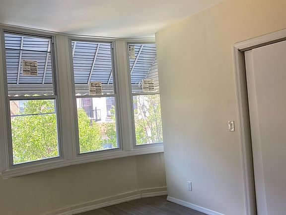 4th image of 1507 Summit Ave #2
