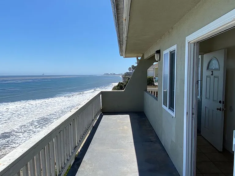 6561 Del Playa Dr — Photo 23