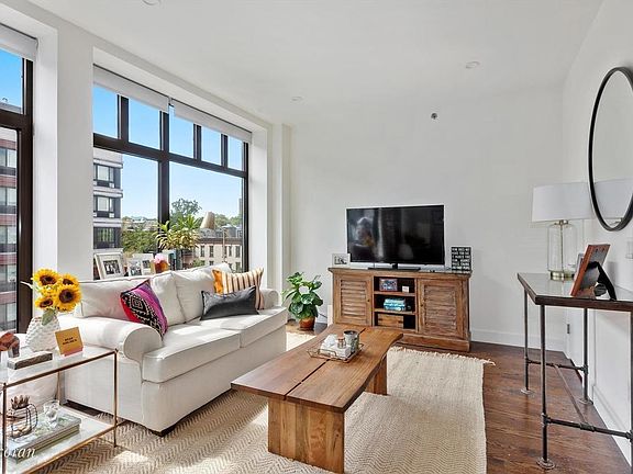 2nd image of 491 Myrtle Ave APT 4A