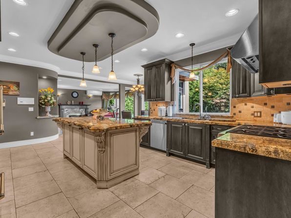 8 bedroom rental in Coquitlam — photo 14