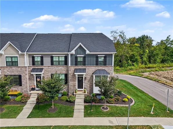 223 Marketplace Ave, Coraopolis, PA 15108
