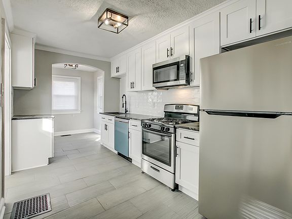 2nd image of 4410 Winthrop Ave