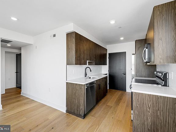 5th image of 1800 W Girard Ave APT 3