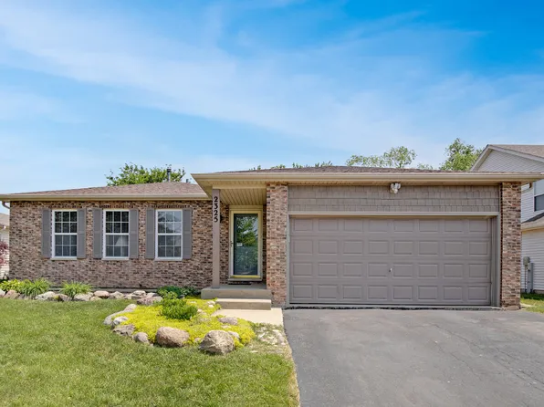 2325 Lotus Dr, Round Lake Heights, IL 60073