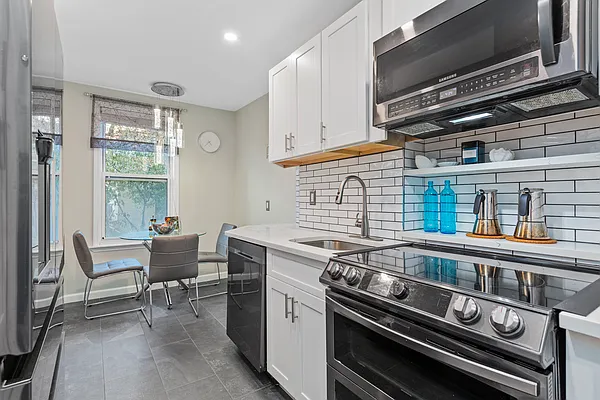 Sold by Remax Edge | media 5