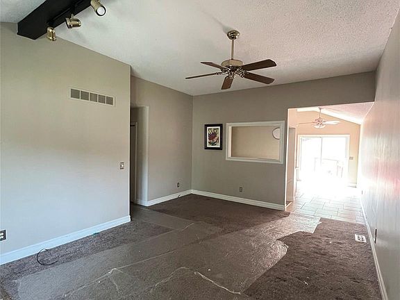 5th image of 24756 NE Cottrell Rd