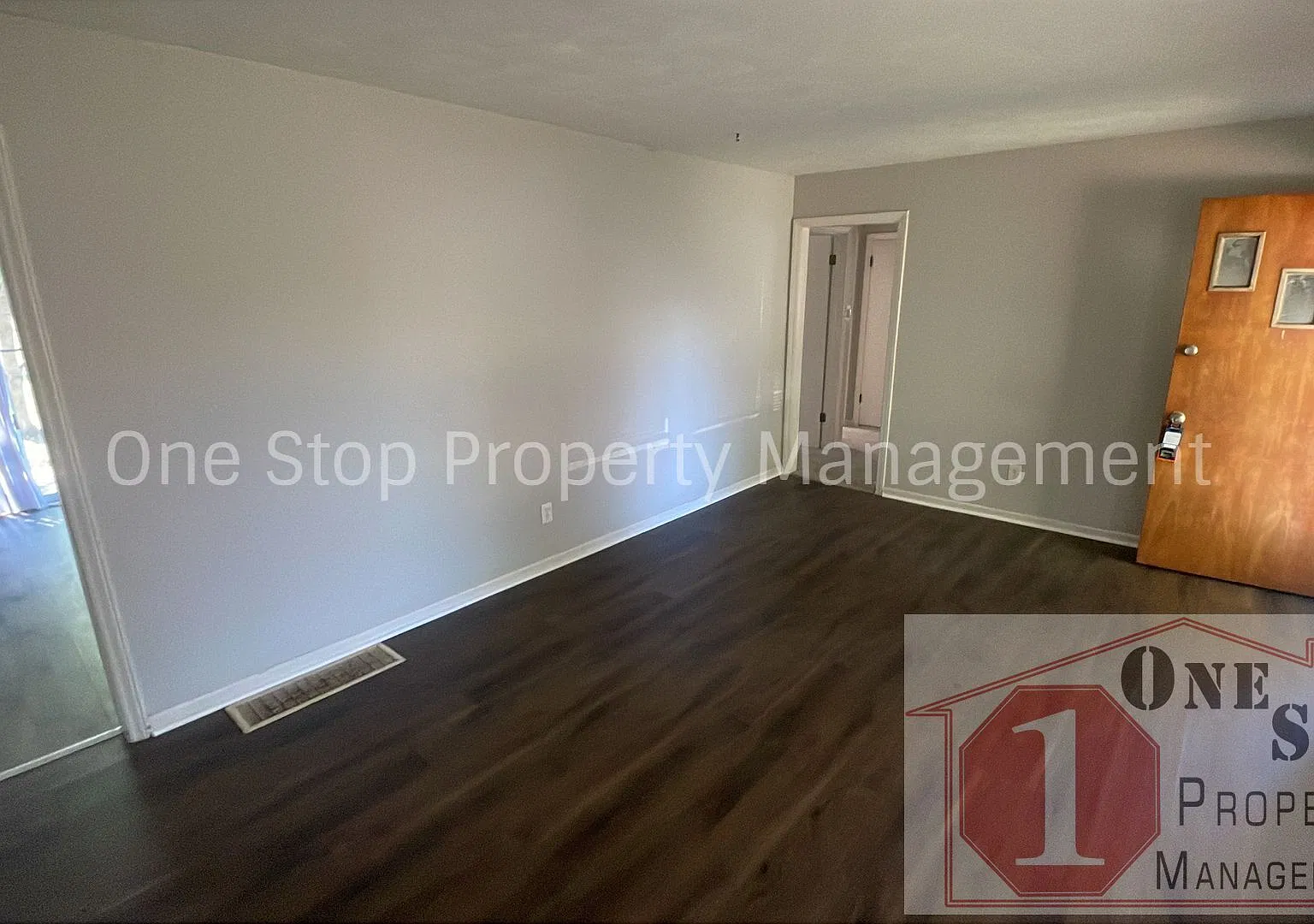 Wonderful 3 bedroom 1 bath home! Just a short drive to all the Independence shopping! — Photo 4
