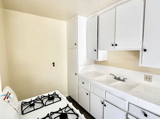 1545 Brockton Avenue 1 & 2 Bedroom Garden-Style Apartments Won't Last!, Los Angeles, CA 90025