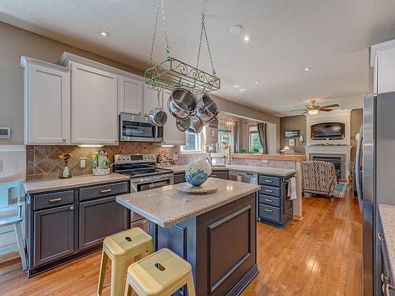 5th image of 3364 N View Ln