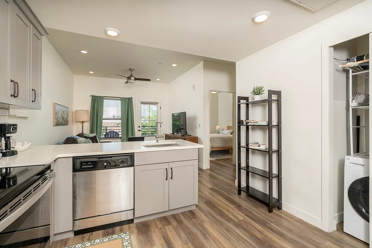 Building Photo - 475 N 9th St #314