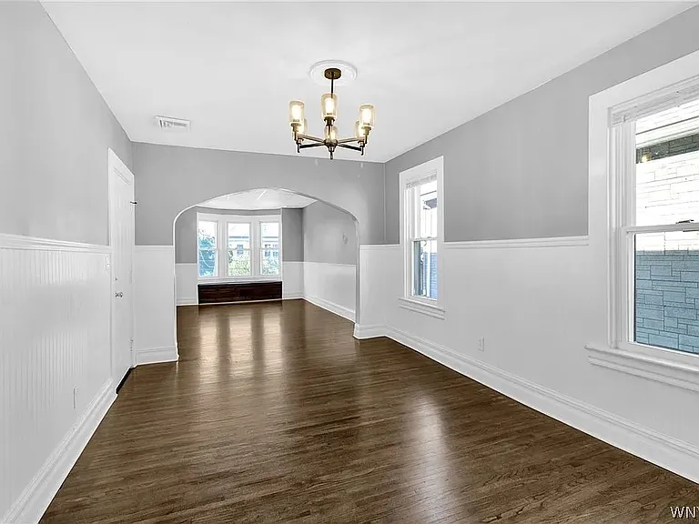 27 Como Ave #2 — Photo 2