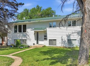 206 Carleton Dr, Saskatoon, SK S7H4C1
